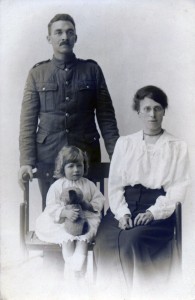 1 WWI British family of 3